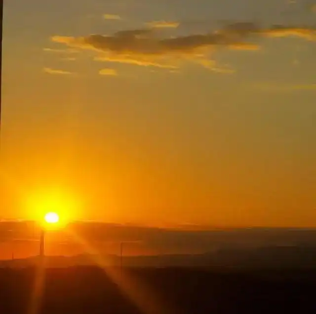 心理测试选择你喜欢的日出图片,测你需要多久才能摆脱困境
