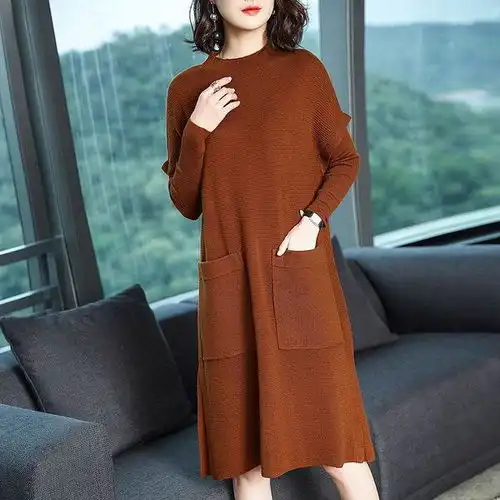 成熟女性想要风情万种,就穿阿吉多秋装裙,散发优雅低调的女人味