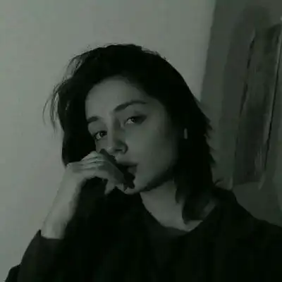 丧系颓废抽烟头像女