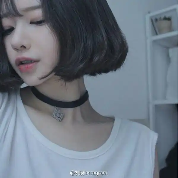 求女生短发内扣发型图呀