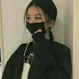 忧郁的侧颜美女头像

