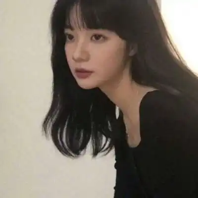 网易云音乐热评你能不能稍微告诉我一点你想我了,小点声,就我们两个能