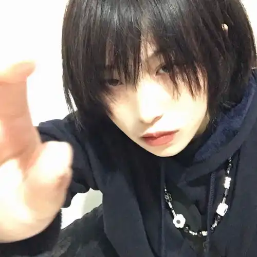 女孩侧脸头像竖屏壁纸帅