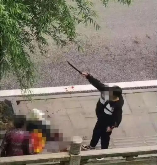 冲动是魔鬼贵州一19岁男子当街杀害女导购,两人没有感情纠纷