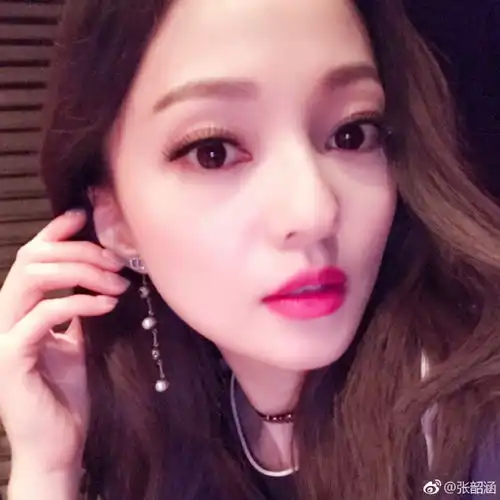 细扒歌手里真正抢眼的细节,结石姐张韶涵才是美妆大boss
