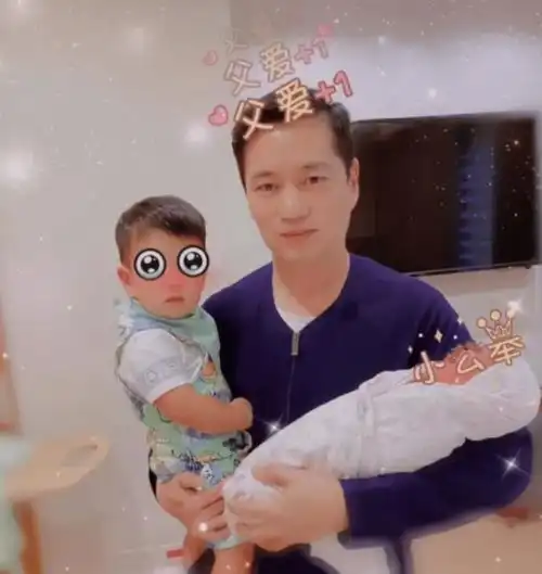 母子四人一女两儿头像真