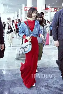 牛仔蓝活力红,牛仔蓝纯净白...清爽牛仔蓝也能穿出夏日高级感