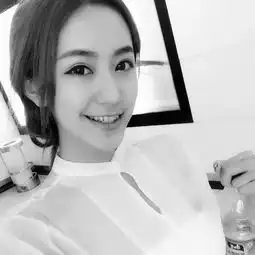 蜜糖女生的时尚自拍你若开心那里都是可爱