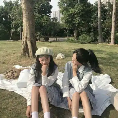 抖音最火闺蜜头像2020双人同一张一人一半拼接头像
