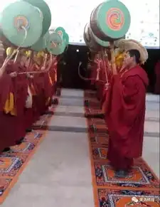 果洛州各大藏传佛教寺院欢度藏历新年举办祈福法会