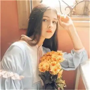 能在春日里抱一抱你,复古向意境唯美女生头像