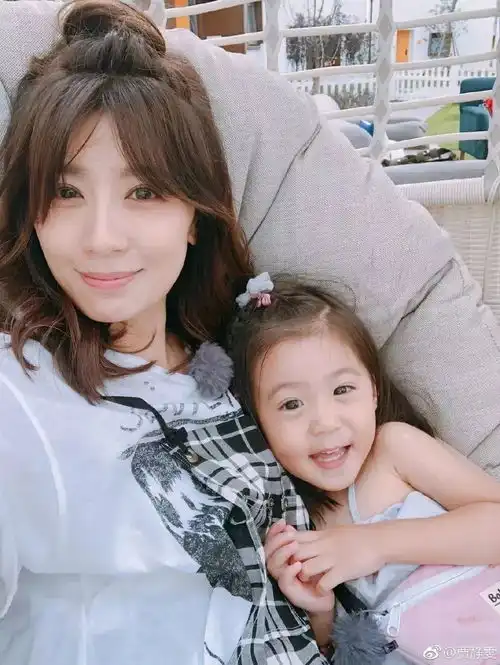 生完三胎的她仍是少女赵敏,明星辣妈贾静雯美丽秘籍大曝光