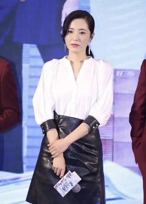 少数民族走出来的5大美女,个个美若天仙,你最喜欢谁