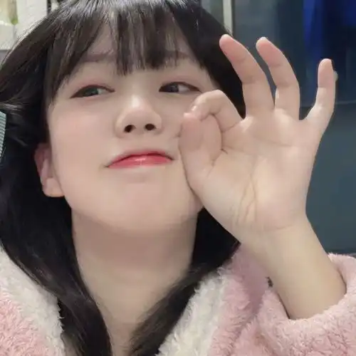 女生网图真人头像可爱逆