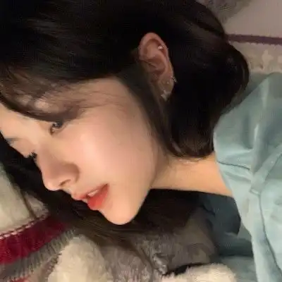 有点浪漫的女生头像