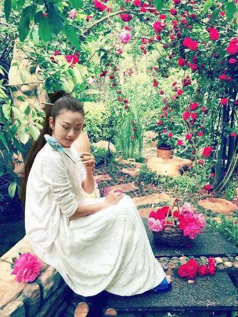 杨丽萍一生为舞蹈献身,是娱乐圈里的奇女子