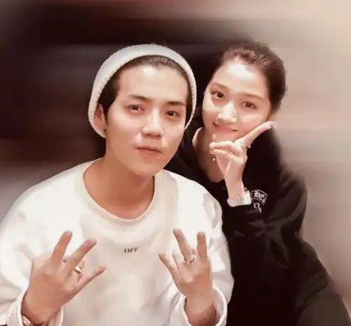 鹿晗游戏账号曝光,用关晓彤官宣恋情时的口头禅当名字,超甜