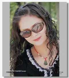 正午阳光下拍美女
