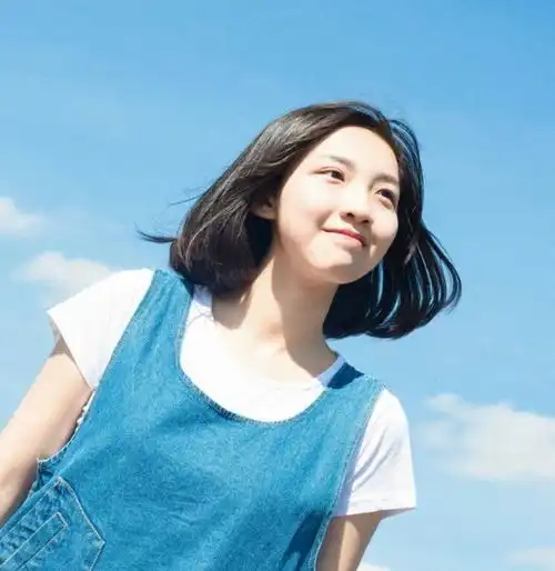 女生夏天长痘痘应该怎么办