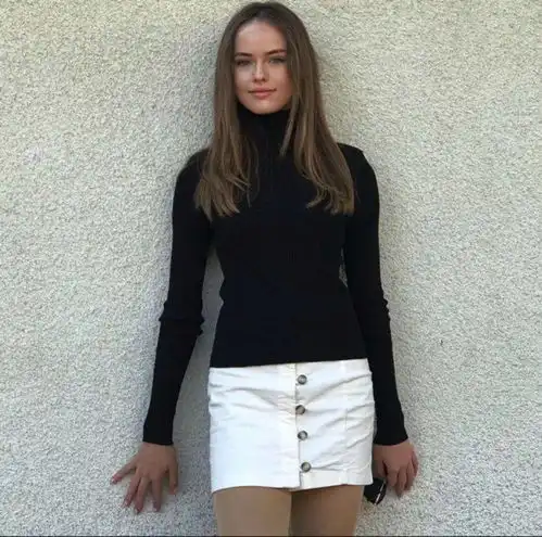 全球最美女孩长大了,俄罗斯美少女kristinapimenova酷爱随性欧美风