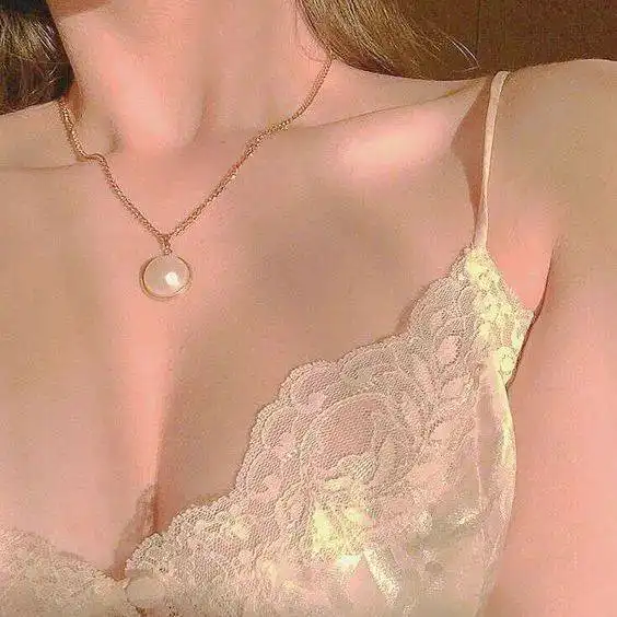 72021爆火的渣女吊带,又纯又欲,不显胖还巨时髦