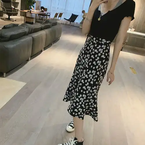 小雏菊碎花连衣裙女夏半身裙韩版吊带裙2020新款a字裙女