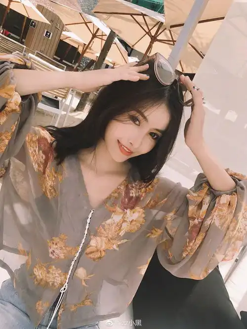 林更新女友大秀好身材