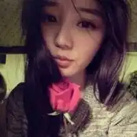 怀孕九个月了,每天早上起来手肿并且关节