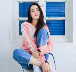 六位路人镜头下的女明星,刘亦菲仙,杨幂腿长,颖宝可爱