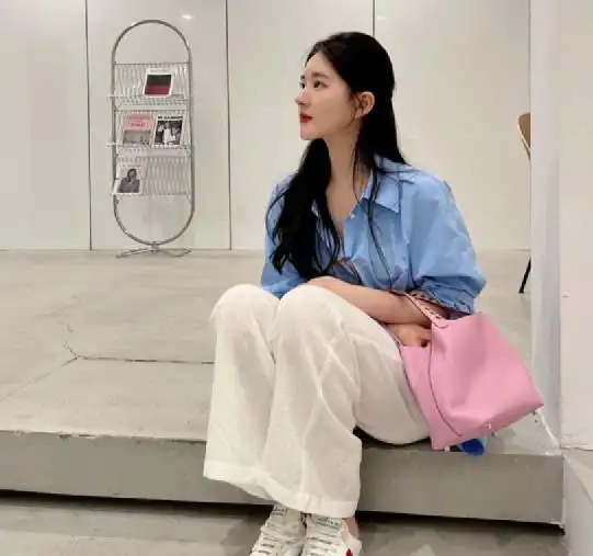 氛围感女生头像背影美女