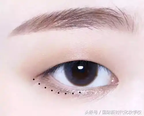 单眼皮怎么画眼影拯救单眼皮少女的超简单眼妆教程来袭