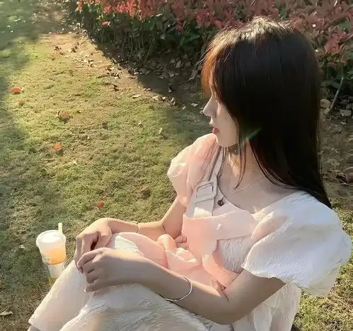君若扬路尘,妾若浊水泥