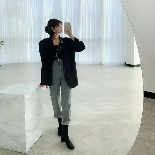 服装搭配小西装牛仔裤,2020年秋季最时髦cp,美炸了