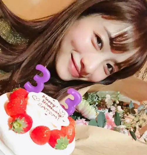 日本第一美女石原里美晒自拍,齐刘海扮相清纯,33岁太显嫩