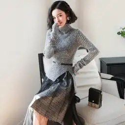 今年主流这女装叫假两件套裙,新年穿,街上人见人夸我美腻
