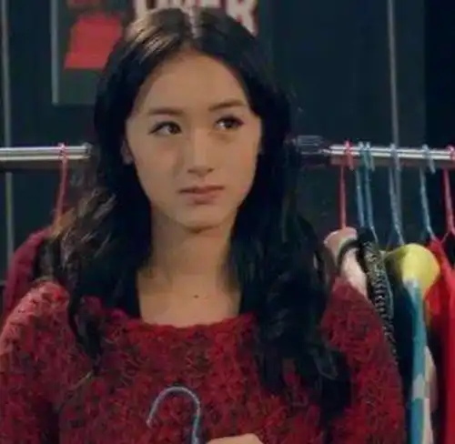 还记得爱情公寓的最甜龙套吗,如今烈焰红唇,美到你不敢认