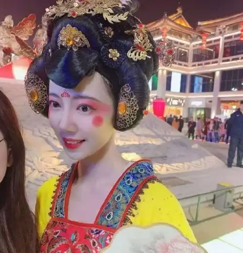 有种惊艳叫卸妆后的不倒翁小姐姐,本以为样貌平平,见到真人后傻眼了