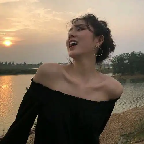 qq侧面头像女生头像锁骨