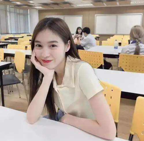 00后女生凭素颜照片ins吸粉43万,最后还成为国民初恋女神