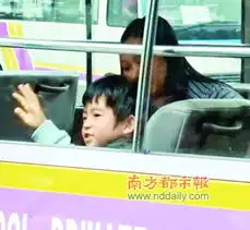 星二代当道lucas遭追访独自上学小jm做慈善