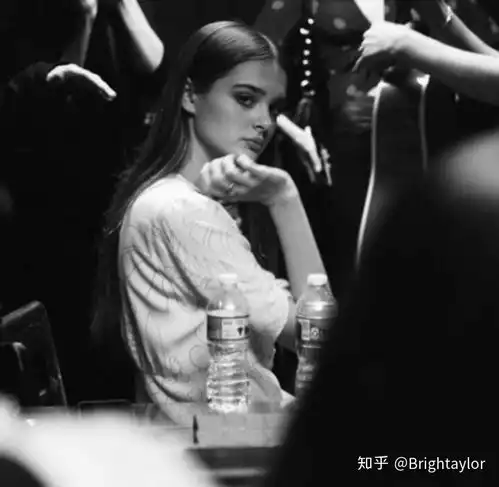 欧美风女生头像唯美光照