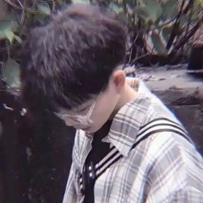 男生头像阳光干净蓝色