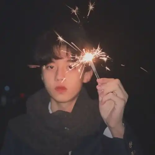 2020最潮最火女生头像离