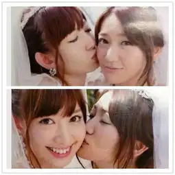 女生和女生之间的kiss头像