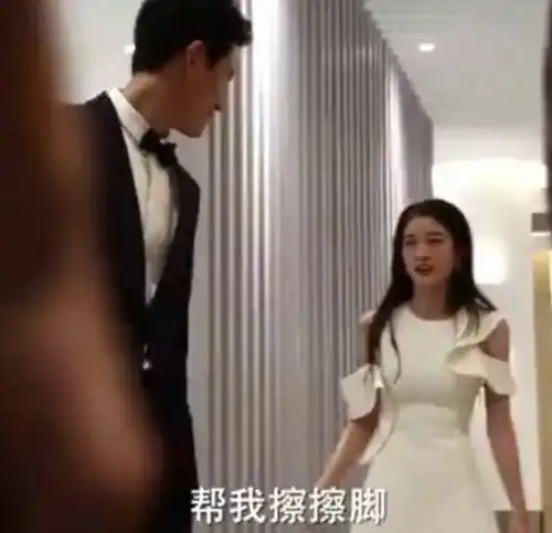 继张雪迎胡辣汤事件后,又有一名女星因向已婚男星索吻被骂