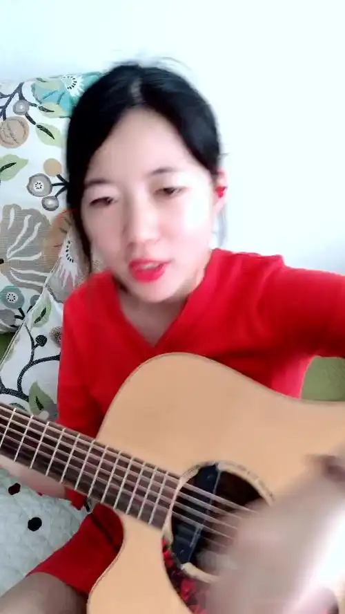 美女弹唱往后余生,淡淡的忧伤