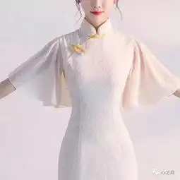 穿上旗袍的女子是诗中的花心之舞