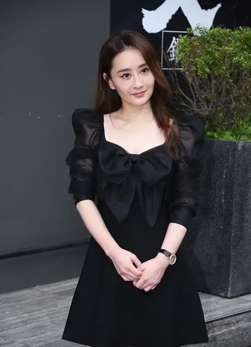 陈德容不愧是琼女郎,虽然当演员很久了,还是很有少女感