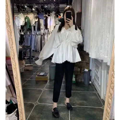 社会女衣服快手网红抱走潘婷傲娇美同款喇叭袖v领收腰衬衫娃娃衫