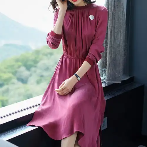 45岁女人不扮嫩,淑女风的连衣裙,清爽减龄风,平和也是美